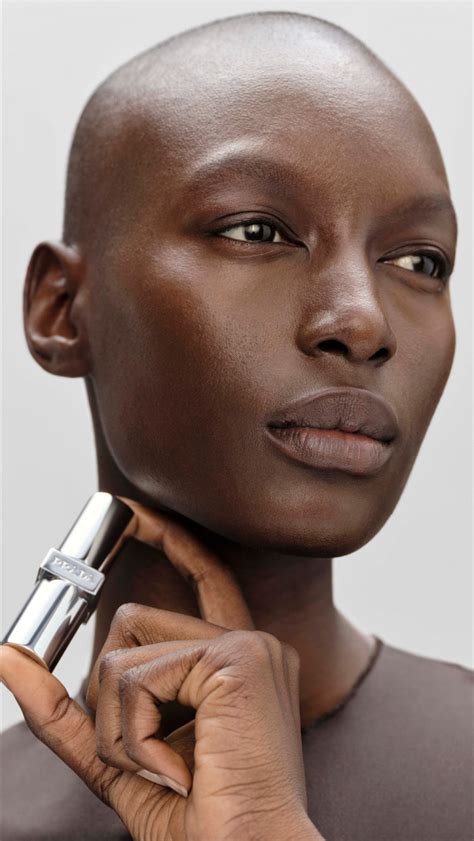 sara prada cosmesi|The Vogue Verdict on Prada’s Sleek New Beauty Line.